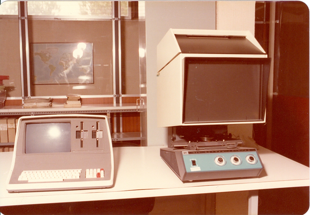 Terminal de Teledocumentació i lector de microfitxes (1985)