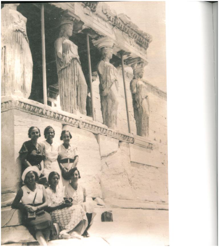 10a. Un article sobre el Creuer de 1933 recollit al Catàleg de l’exposició &quot;La Facultad de Filosofía y Letras de Madrid...&quot;