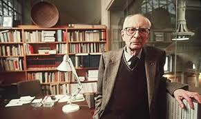 Lévi-Strauss al seu despatx