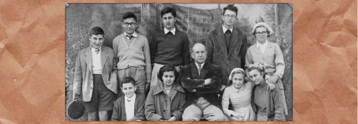 Ricardo Carvalho y sus alumnos del colegio Fingoi. [Fotografía] Lugo. Feira de Castroncán?, 1954. Proxecto Don Ricardo de Fingoi