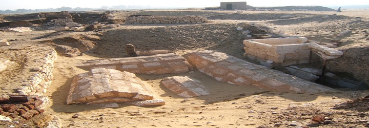 Àmbit 9. Part exterior de la Tomba 1