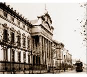 Imatge antiga de la façana de la Facultat de Medicina