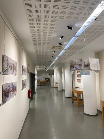 Millores a l’espai expositiu del CRAI Biblioteca de Filosofia, Geografia i Història