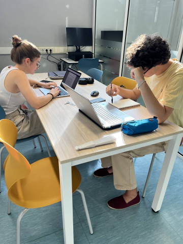 Renovació del mobiliari del CRAI Biblioteca del Campus Bellvitge: més comoditat, més funcionalitat, més comunitat