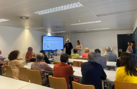 Nova pantalla interactiva al CRAI Biblioteca de Biologia