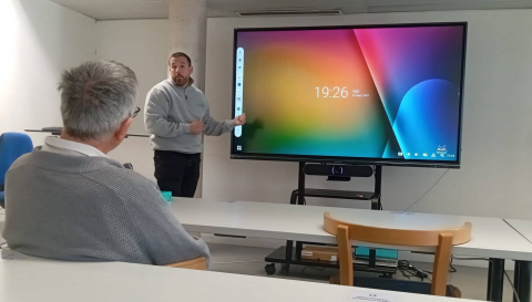 Nova pantalla interactiva al CRAI Biblioteca de Biologia