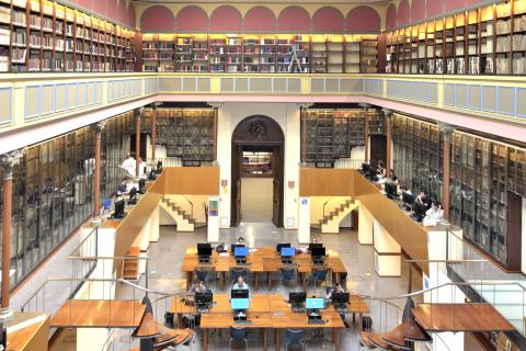 Sala d'entrada del CRAI Biblioteca de Lletres (2024)