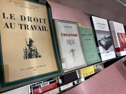Mostra bibliogràfica sobre el dret a un treball digne al CRAI Biblioteca de Dret