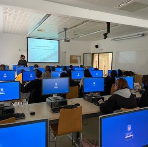 Nova sala de formació al CRAI Biblioteca de Filosofia, Geografia i Història