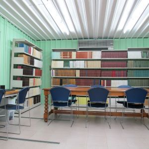 Millores al CRAI Biblioteca de Lletres: moviment de fons i espais