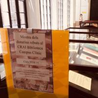 Exposició dels donatius rebuts al CRAI Biblioteca del Campus Clínic durant el curs 2018/2019