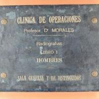 El Taller de Restauració del CRAI restaura l'àlbum de radiografies del Dr. Morales