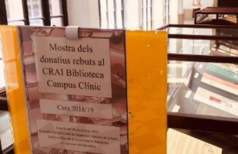 Exposició dels donatius rebuts al CRAI Biblioteca del Campus Clínic durant el curs 2018/2019