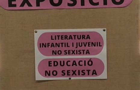 Exposició sobre educació no sexista al CRAI Biblioteca del Campus de Mundet