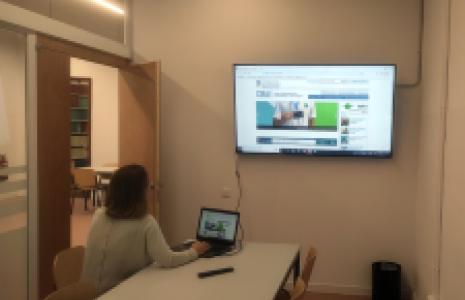 El CRAI Biblioteca de Matemàtiques i Informàtica incorpora televisors a les sales de treball