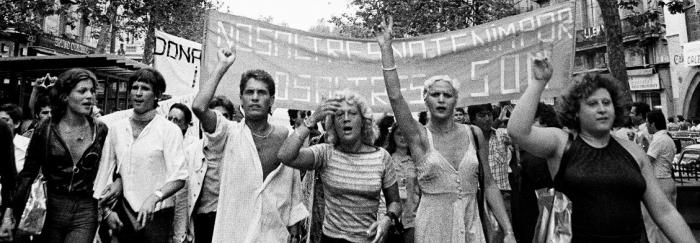 Manifestación Gay Barcelona, 1977 © Archivo Colita Fotografía